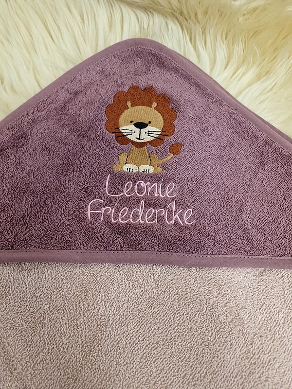 Babybadetuch Kapuzenhandtuch Löwe mauve & Wunschname W1515
