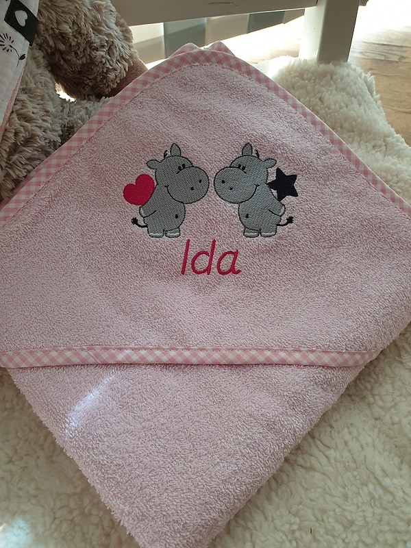 Babybadetuch Kapuzenhandtuch Nilpferd Herz Stern rosa & Wunschname W525