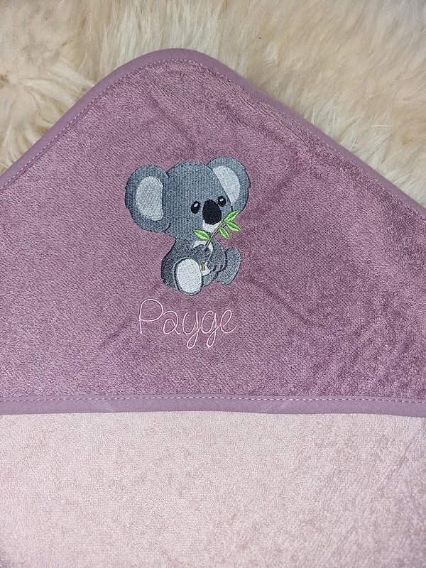 Babybadetuch Kapuzenhandtuch Koala mauve & Wunschname W513