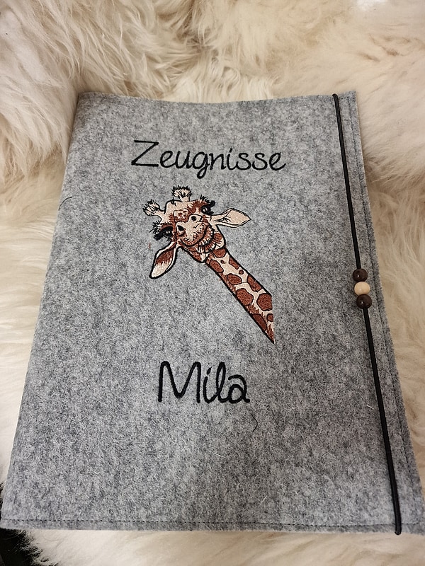 Zeugnismappe Giraffe Wollfilz grau mit Namen W84