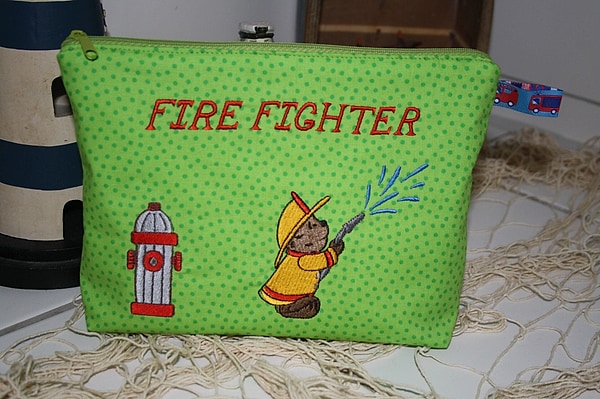 Windeltasche Kulturtasche Feuerwehrbär mit Namen W184