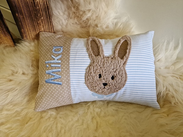 Kissen Taufkissen Hase Lätzchen brauner Hase Punkte beige Streifen hellblau  & Wunschnamen W983