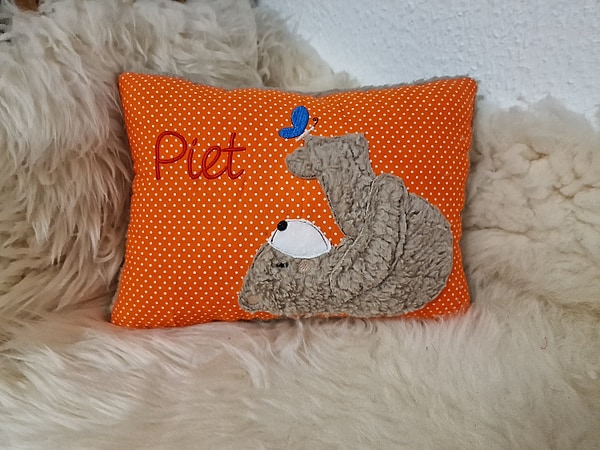 Kissen Taufkissen Bär Teddy Schmetterling Punkte orange rote Schrift & Wunschnamen W1249