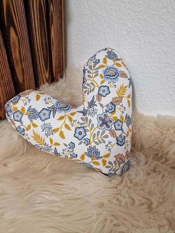 Herzkissen Mastektomie Kissen Brustherzkissen Lagerungskissen Blumen blau gelb W1571