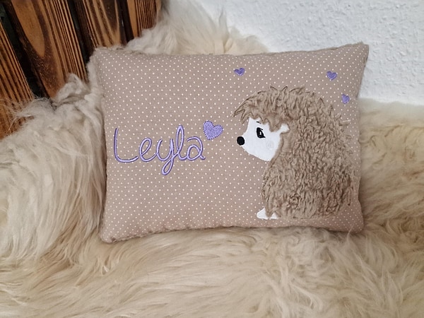 Kissen Taufkissen Igel Punkte hellbeige flieder & Wunschnamen W1743