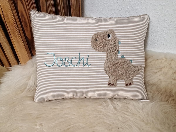Kissen Dino Dinosaurier Streifen beige Schrift mint & Wunschnamen W1692