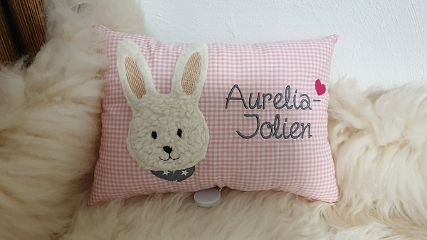 Spieluhr Hase rosa Karo mit Namen bestickt W1522