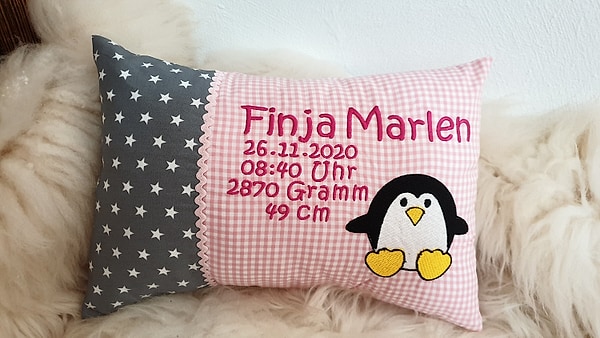 Kissen Pinguin graue Sterne Karo rosa  & Wunschnamen W1072