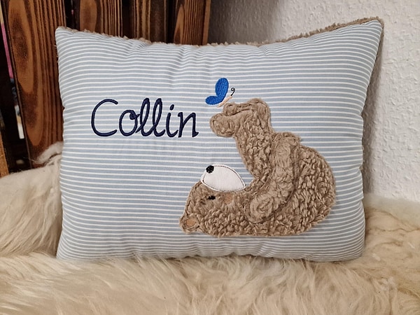 Kissen Taufkissen Bär Teddy Schmetterling hellblaue Streifen (kräftig) & Wunschnamen W1250
