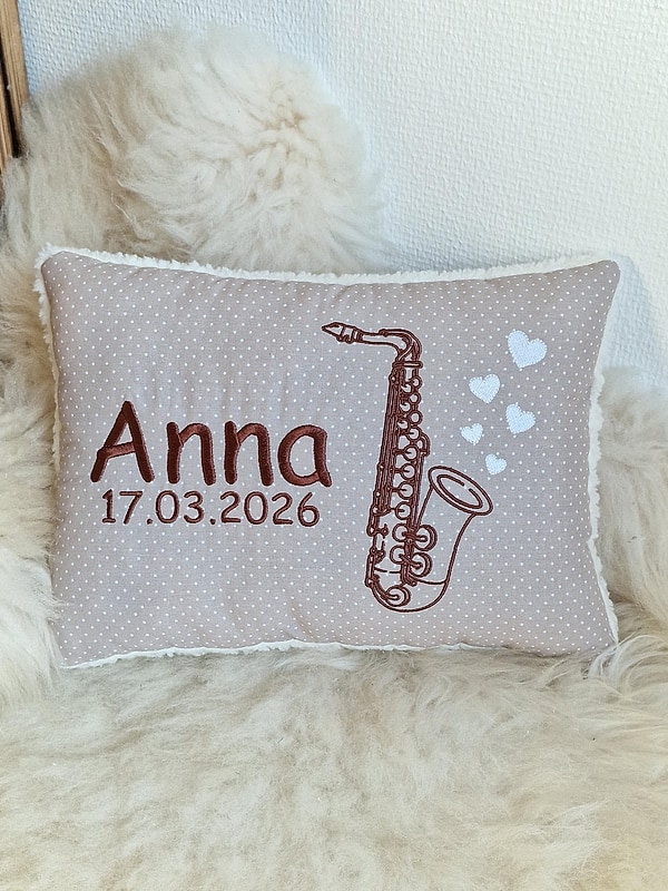 Kissen Plüschkissen Saxofon Saxophon Herzchen beige Punkte (hell) & Wunschnamen W1851