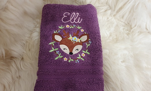 Handtuch Reh Blumen mit Namen bestickt W357