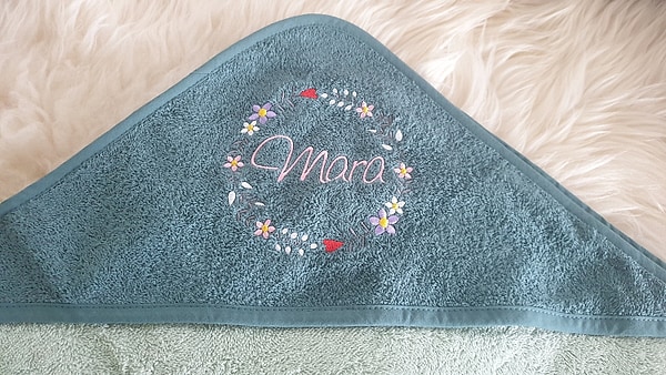 Babybadetuch Kapuzenhandtuch Blumen dunkelgrün & Wunschname W564