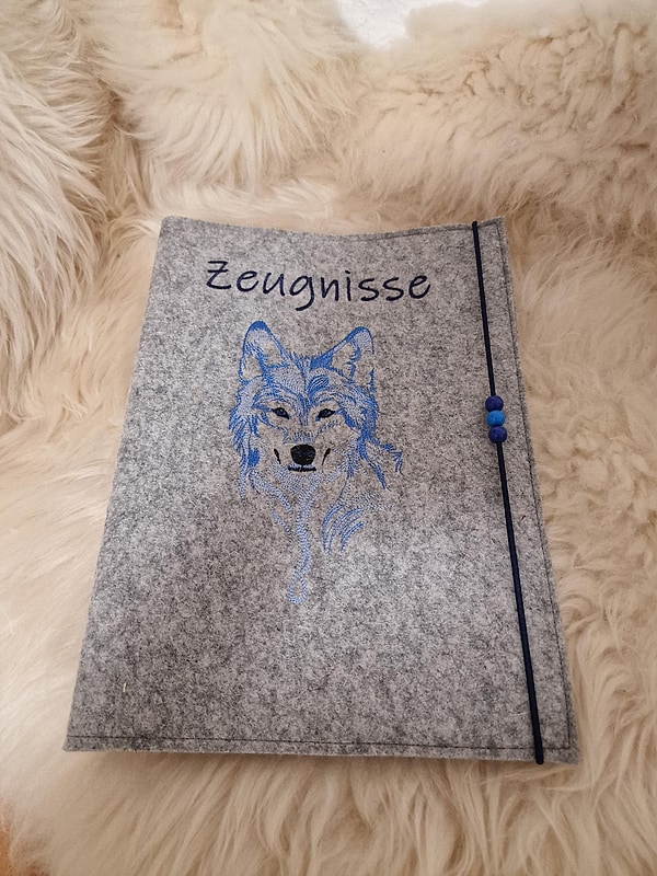 Zeugnismappe Wolf Wollfilz grau blau mit Namen W1685