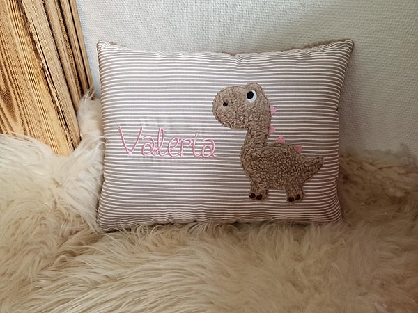 Kissen Taufkissen Dino Dinosaurier Streifen beige Schrift rosa & Wunschnamen W1810