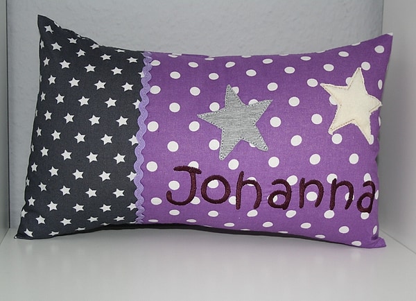 Kissen 2 Sterne graue Sterne lila Dots & Wunschnamen W1051