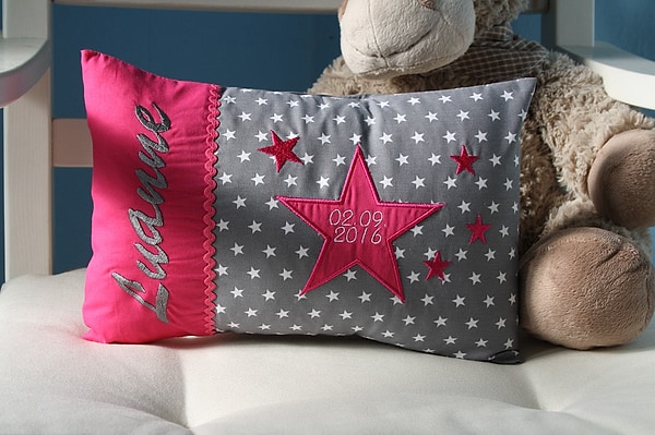 Kissen Stern Taufdatum pink uni graue Sterne & Wunschnamen W1181
