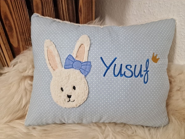 Kissen Taufkissen Hase Schleife hellblaue Punkte Krone & Wunschnamen W1313