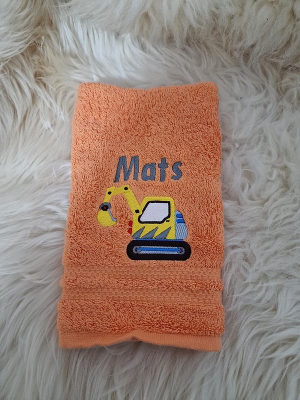 Handtuch Bagger orange mit Namen bestickt W1900