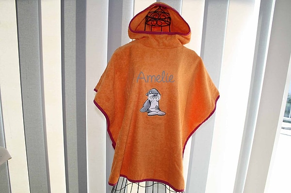 Badeponcho Poncho Seelöwe mit Wunschnamen W512