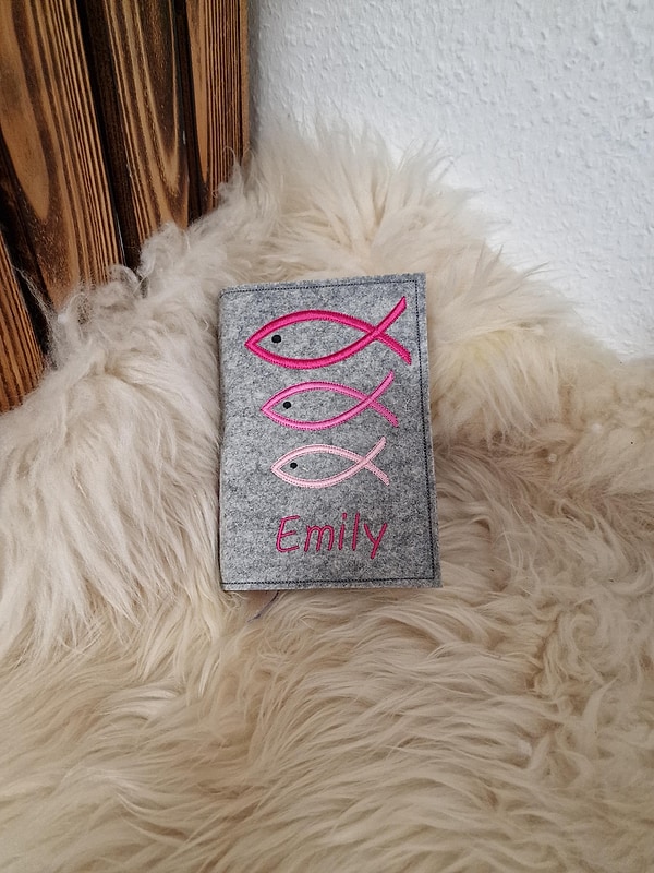 Gotteslobhülle Hülle Gesangsbuchhülle 3 Fische pink rosa Wollfilz grau mit Namen W1628
