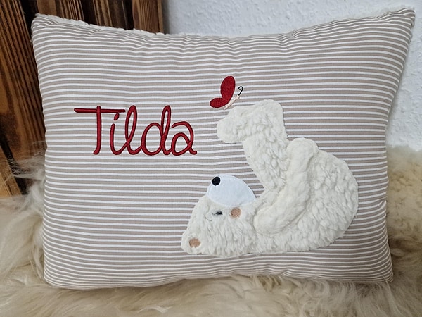 Kissen Taufkissen Bär Teddy Eisbär Schmetterling Streifen beige Schmetterling Schrift weinrot & Wunschnamen W1583