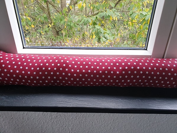 Zugluftkissen Zugluftstopper Zugluftschlange Sterne rot W12