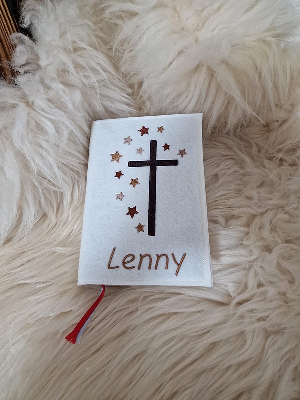 Gotteslobhülle Hülle Gesangsbuchhülle Kreuz braun beige Wollfilz cremeweiß mit Namen W1616