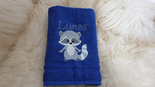 Handtuch Waschbär mit Namen bestickt W520