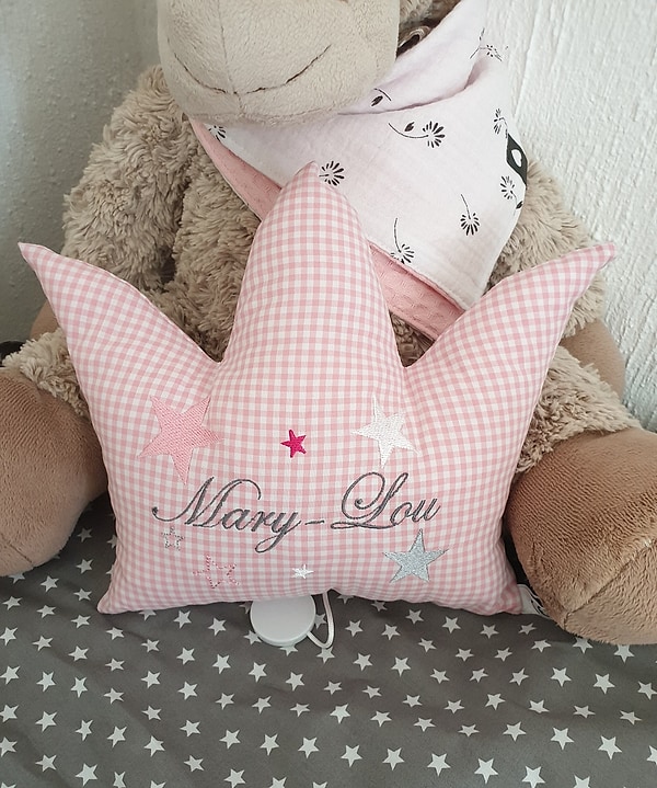 Spieluhr Krone rosa Karo Namen bestickt W1525