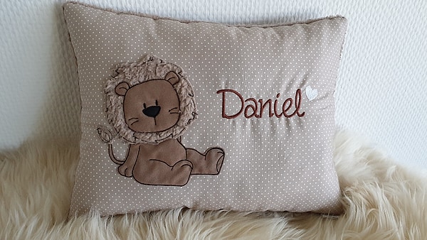 Kissen Taufkissen Löwe Punkte beige hell & Wunschnamen W779