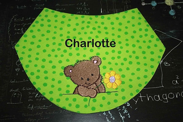 Halstuch Lätzchen Teddy Bär Blümchen mit Namen W257