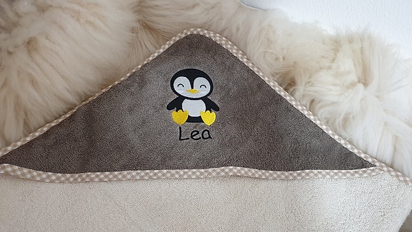 Babybadetuch Kapuzenhandtuch Pinguin beige braun & Wunschname W436