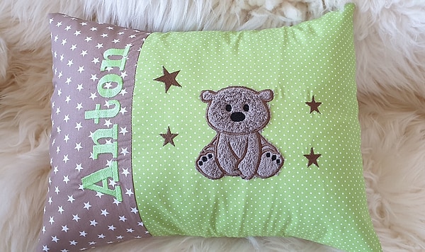 Kissen Bär Teddy Sterne beige Punkte grün & Wunschnamen W747