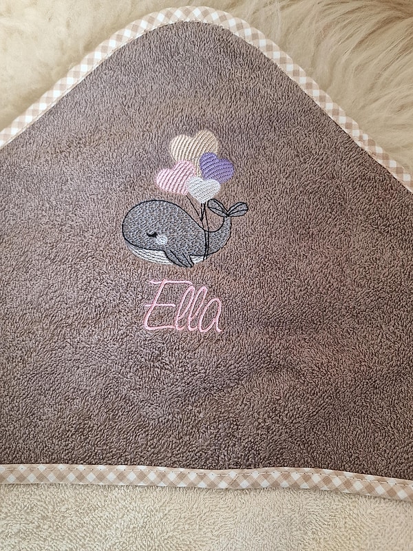 Babybadetuch Kapuzenhandtuch Wal beige & Wunschname W1791