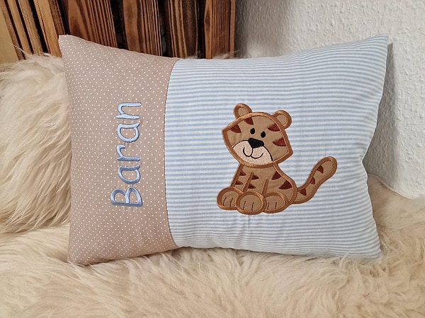 Kissen Tiger beige Punkte hellblaue Streifen & Wunschnamen W1477