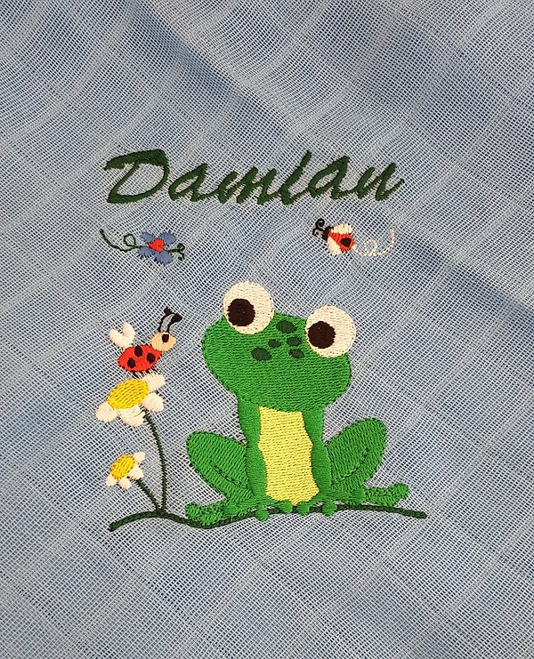 Mullwindel Spucktuch Frosch auf der Wiese mit Namen W274