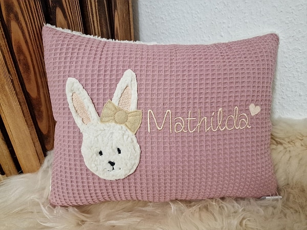Kissen Taufkissen Hase Hasenmädchen altrosa Waffel beige Schrift& Wunschnamen W1679