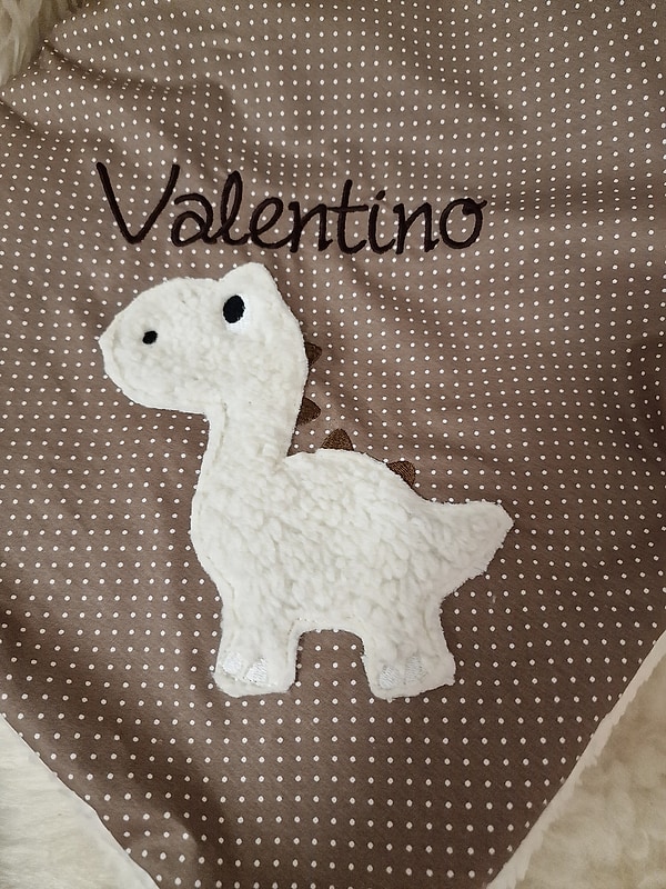 Babydecke Decke Kuscheldecke Dino Dinosaurier beige Punkte & Wunschnamen W51