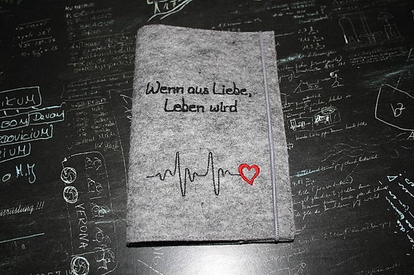 Mutterpasshülle Wollfilz Lebenslinie Wenn aus Liebe Leben wird W641