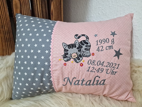 Kissen Geburtskissen Katze Sterne grau Punkte rosa & Wunschnamen W1104