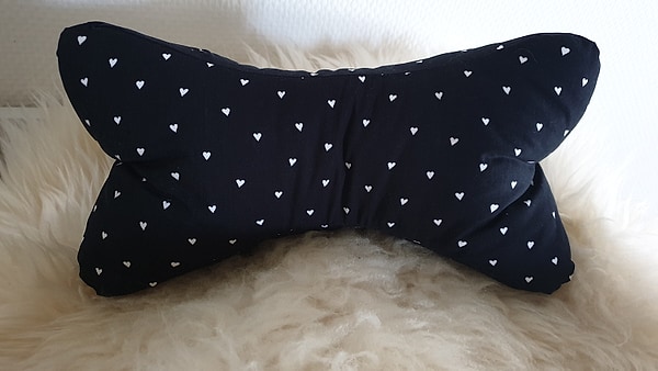 Leseknochen Nackenkissen Relaxkissen Herzchen Herzen Herz schwarz W1106