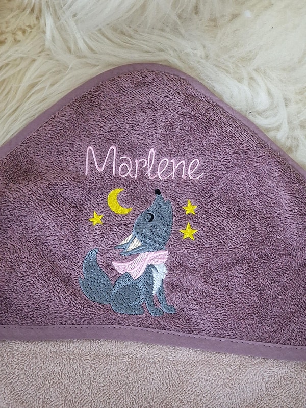 Babybadetuch Kapuzenhandtuch Wolf Mauve rosa Schrift & Wunschname W1601