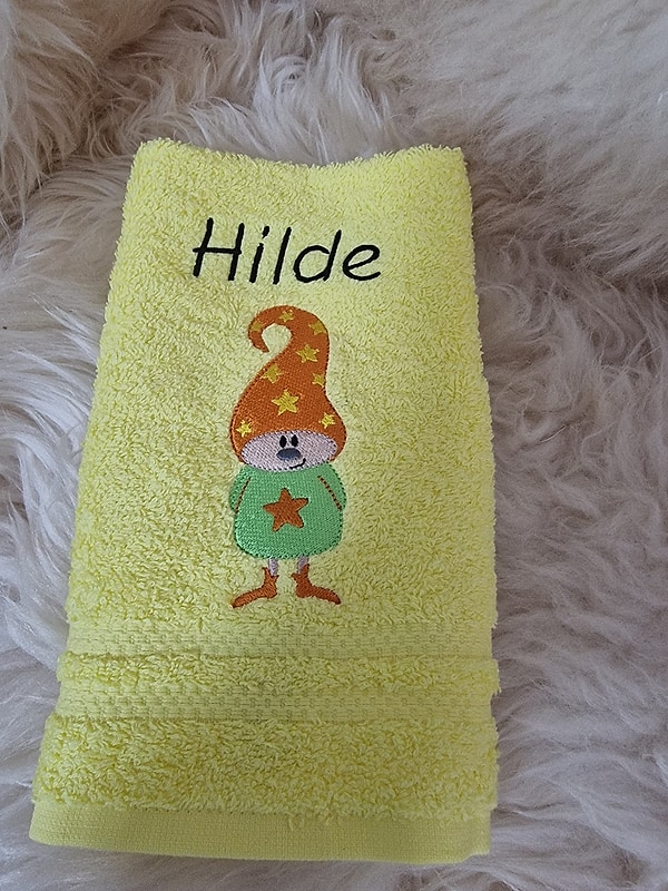Handtuch Wichtel Sterne orange grün mit Namen bestickt W397