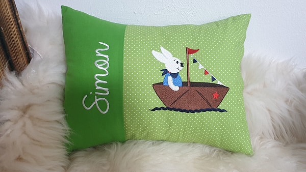 Kissen Hase im Boot grün grüne Punkte & Wunschnamen W1081
