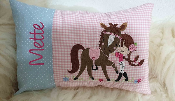 Kissen Pferd Reiterin Punkte hellblau rosa Karo & Wunschnamen W1334
