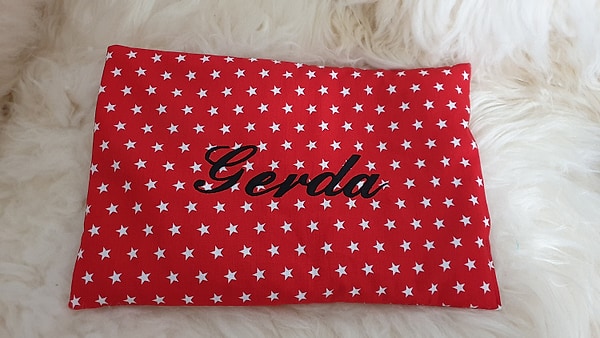 XL Wellnesskissen 30 x 20 cm Sterne rot mit Namen W1658