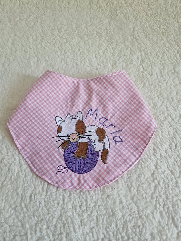 Halstuch Lätzchen Katze Wollknäul mit Namen W230