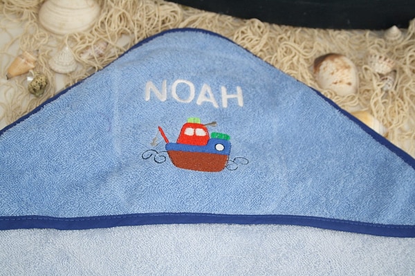Babybadetuch Kapuzenhandtuch Boot & Wunschname W558