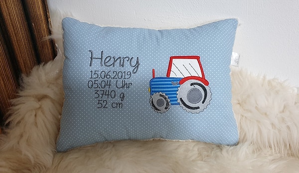 Kissen Taufkissen Traktor Trecker hellblaue Punkte & Wunschnamen W1007