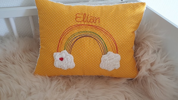 Kissen Taufkissen Regenbogen mit Herz gelbe Punkte & Wunschnamen W1235
